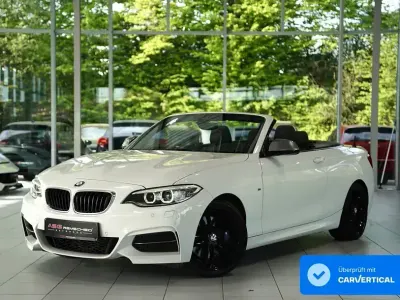Begagnad BMW M235 Performance 327 HK (240 kW) 2015 Vit Cab