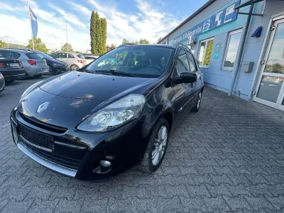 Gebraucht Renault Clio GrandTour Night&Day 111 PS (81 kW) 2011 Perlmuttschwarz Kombi