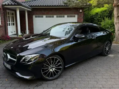 Gebraucht Mercedes E200 AMG 184 PS (135 kW) 2017 Schwarz