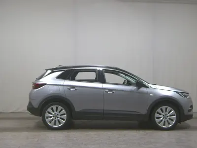 Second-hand Opel Grandland X Ultimate 177 CP (130 kW) 2021 Argintiu SUV