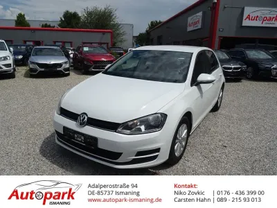 Gebraucht VW Golf VII Trendline 110 PS (80 kW) 2016 Pure white, pure white Limousine