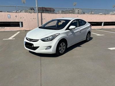 Usado Hyundai Elantra 179 HP (131 kW) 2011 Branco Sedan