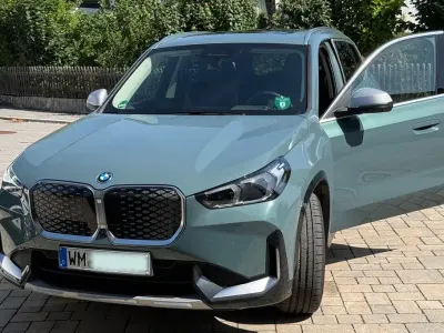 Gebraucht BMW iX1 Sport Line 230 kW (313 PS) 2023 Grün SUV
