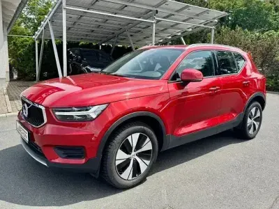 Gebraucht Volvo XC40 Momentum 163 PS (119 kW) 2019 Rot SUV