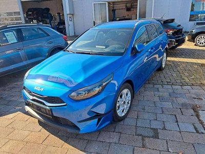 Second-hand Kia Ceed Sportswagon 140 CP (102 kW) 2025 Albastru Break