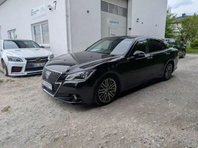 Gebraucht Toyota Crown 318 PS (233 kW) 2013 Precious black metallic Limousine