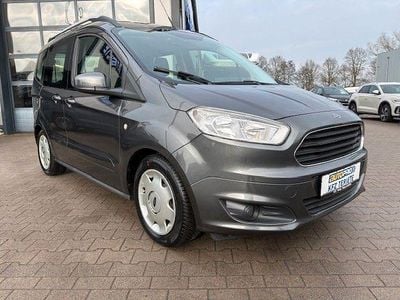 Grau Gebraucht 2015 Ford Tourneo Courier Trend Van / Kleinbus | 6.990 € (Fairer Preis)