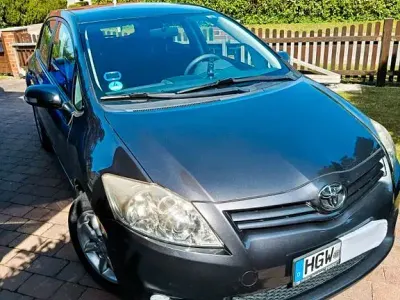 Gebraucht Toyota Auris Life+ 132 PS (97 kW) 2010 Grau Kleinwagen
