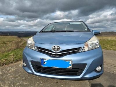 Gebraucht Toyota Yaris Edition 99 PS (72 kW) 2014 Blau Kleinwagen