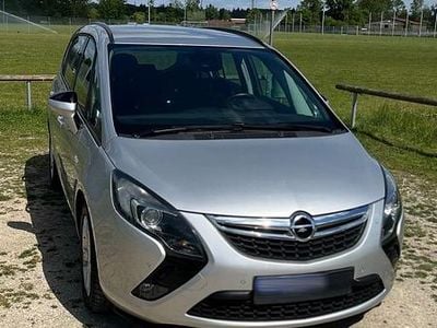 Silber Gebraucht 2011 Opel Zafira Van / Kleinbus | 6.300 € (Etwas zu teuer)