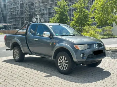 Gebraucht Mitsubishi L200 136 PS (100 kW) 2006 Grau Pickup