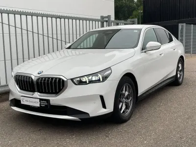 Gebraucht BMW 520 Efficient Dynamics 197 PS (144 kW) 2024 Alpinweiß uni