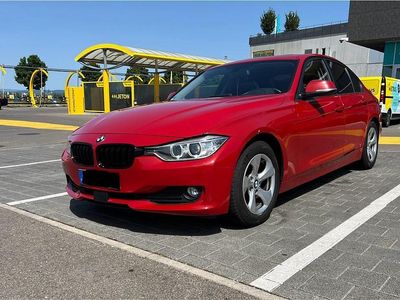 Rot Gebraucht 2012 BMW 320 Limousine | 12.800 € (Etwas zu teuer)