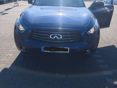 Infiniti QX70