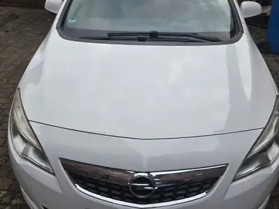 Gebraucht Opel Astra Sport 125 PS (91 kW) 2011 Weiß Limousine