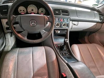 Gebraucht Mercedes CLK200 136 PS (100 kW) 1999 Silber Cabrio