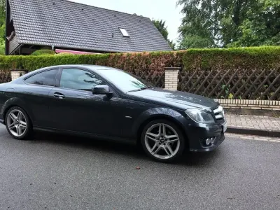 Gebraucht Mercedes C180 156 PS (114 kW) 2012 Schwarz Coupé