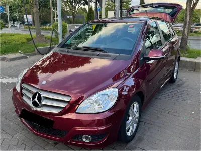 Gebraucht Mercedes B170 116 PS (85 kW) 2009 Rot Van / Kleinbus