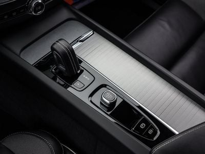 Gebraucht Volvo XC60 R-Design 197 PS (144 kW) 2021 Schwarz SUV