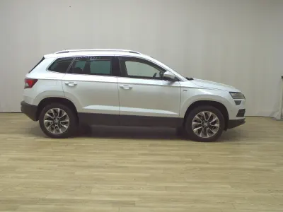 Używany Skoda Karoq Clever 150 KM (110 kW) 2021 Biały SUV