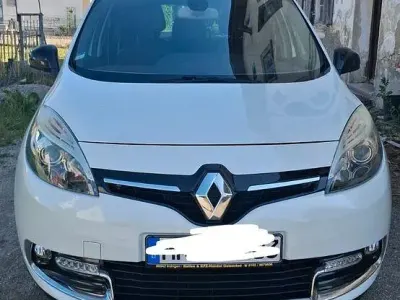 Gebraucht Renault Scénic III Bose Edition 131 PS (96 kW) 2014 Weiß Van / Kleinbus