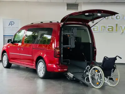Gebraucht VW Caddy Maxi Highline 125 PS (91 kW) 2018 Rot Van / Kleinbus