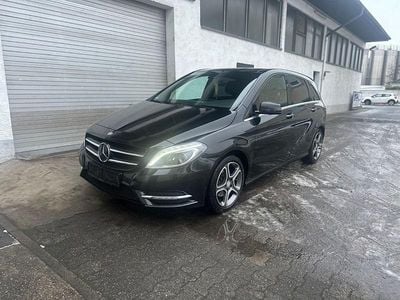 Usata Mercedes B200 136 CV (100 kW) 2014 Nero Monovolume