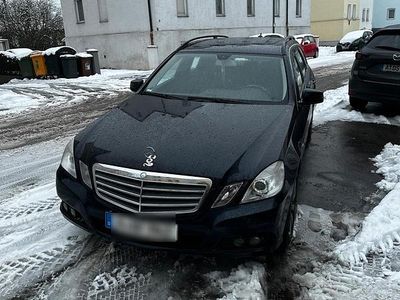 Gebraucht Mercedes E220 170 PS (125 kW) 2011 Blau Kombi