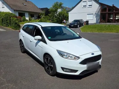Gebraucht Ford Focus 120 PS (88 kW) 2015 Weiß Kombi