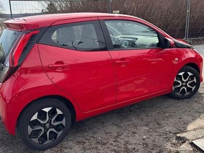 Gebraucht Toyota Aygo Connect Style 72 PS (52 kW) 2018 Rot Kleinwagen