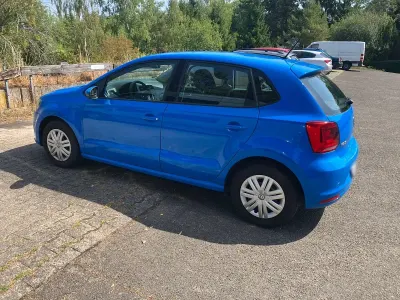 Gebraucht VW Polo Trendline 60 PS (44 kW) 2015 Blau Kleinwagen