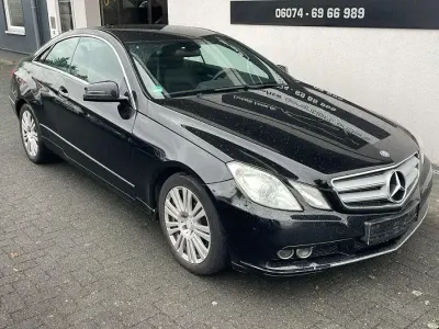 Gebraucht Mercedes E250 204 PS (150 kW) 2010 Schwarz Coupé