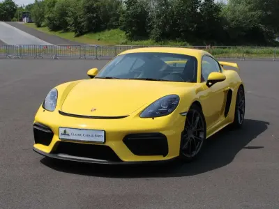 Gebraucht Porsche Cayman GT4 420 PS (308 kW) 2021 Racinggelb Coupé