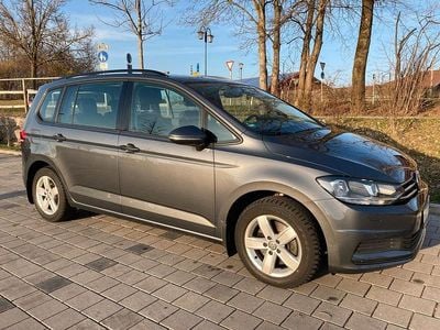 Gebraucht VW Touran Comfortline 150 PS (110 kW) 2016 Grau Van / Kleinbus