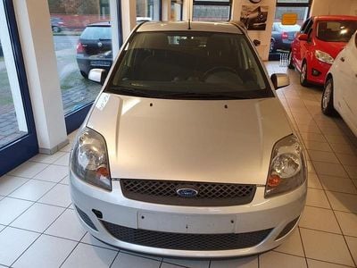 Gebraucht Ford Fiesta 69 PS (50 kW) 2006 Silber Kleinwagen