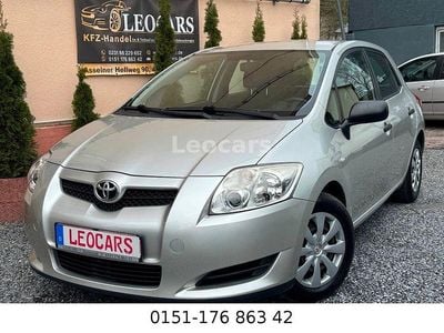 Gebraucht Toyota Auris 101 PS (74 kW) 2009 Silber Kleinwagen