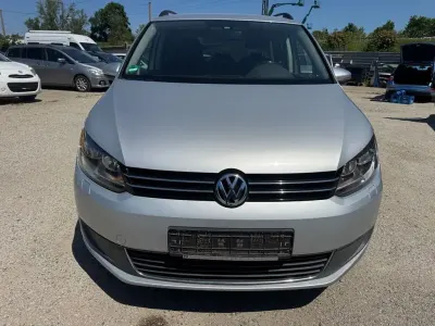 Gebraucht VW Touran Comfortline 140 PS (102 kW) 2011 Silber Van / Kleinbus