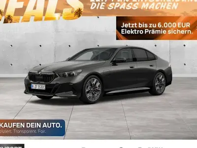 Nuova BMW 530e 299 CV (219 kW) 2026 Argento Berlina