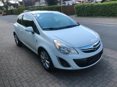 Gebraucht Opel Corsa 69 PS (50 kW) 2012 Weiß Kleinwagen