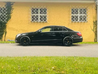 Gebraucht Mercedes E200 Avantgarde 184 PS (135 kW) 2011 Schwarz Limousine