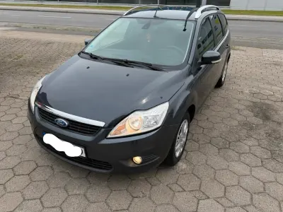Gebraucht Ford Focus 101 PS (74 kW) 2010 Grau Limousine