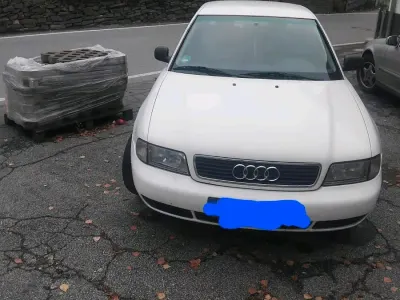 Gebraucht Audi A4 125 PS (91 kW) 1996 Weiß Limousine