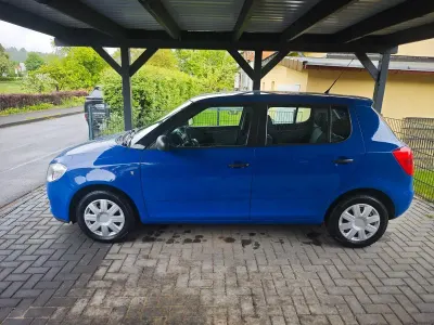 Brugt Skoda Fabia Style 60 HK (44 kW) 2009 Blå Sedan