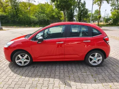 Gebraucht Citroën C3 PureTech 68 PS (50 kW) 2016 Rot Limousine