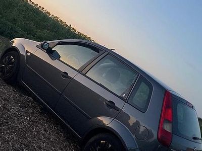 Gebraucht Ford Fiesta Ghia 68 PS (50 kW) 2004 Andere farben Kleinwagen
