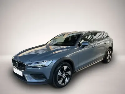 Gebraucht Volvo V60 CC Plus 197 PS (144 kW) 2023 Grau Kombi