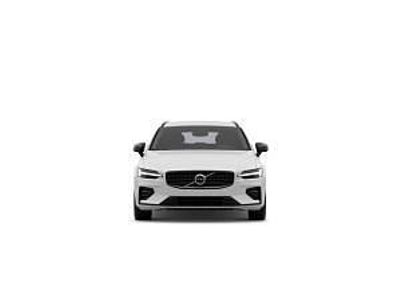 Neu Volvo V60 Plus 197 PS (144 kW) 2025 Schwarz (vapourgrey) Kombi
