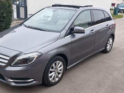 Gebraucht Mercedes B180 109 PS (80 kW) 2012 Grau Van / Kleinbus