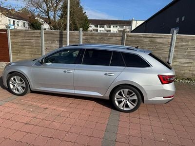 Second-hand Skoda Superb Style 190 CP (139 kW) 2019 Argintiu Break