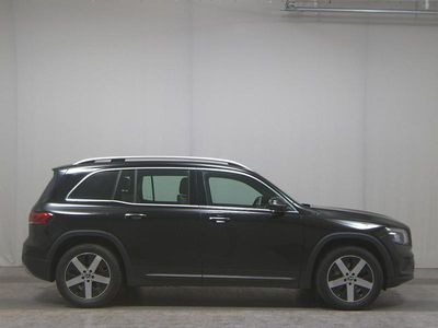 Mercedes GLB220